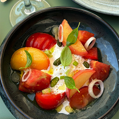 L'agence immobilière à Bellême vous donne une adresse pour bien manger dans le Perche. Le restaurant Tandem à Nocé. la photo du jour est un petit pêle-mêle des plats de la semaine.